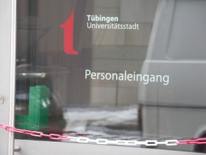 Personaleingang der Stadt Tübingen. Foto: Landwehr.